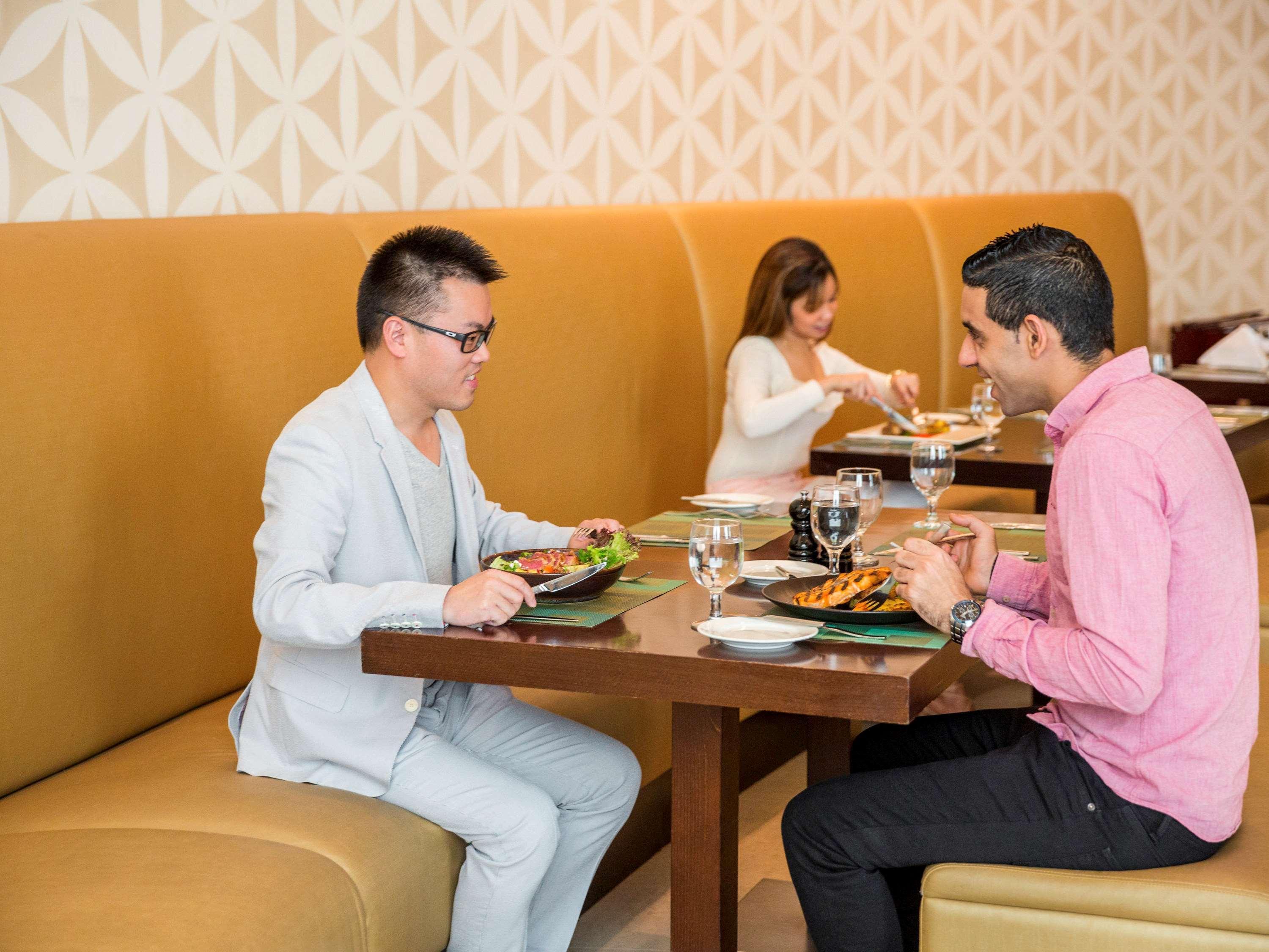 Novotel Deira Creekside Dubaj Kültér fotó