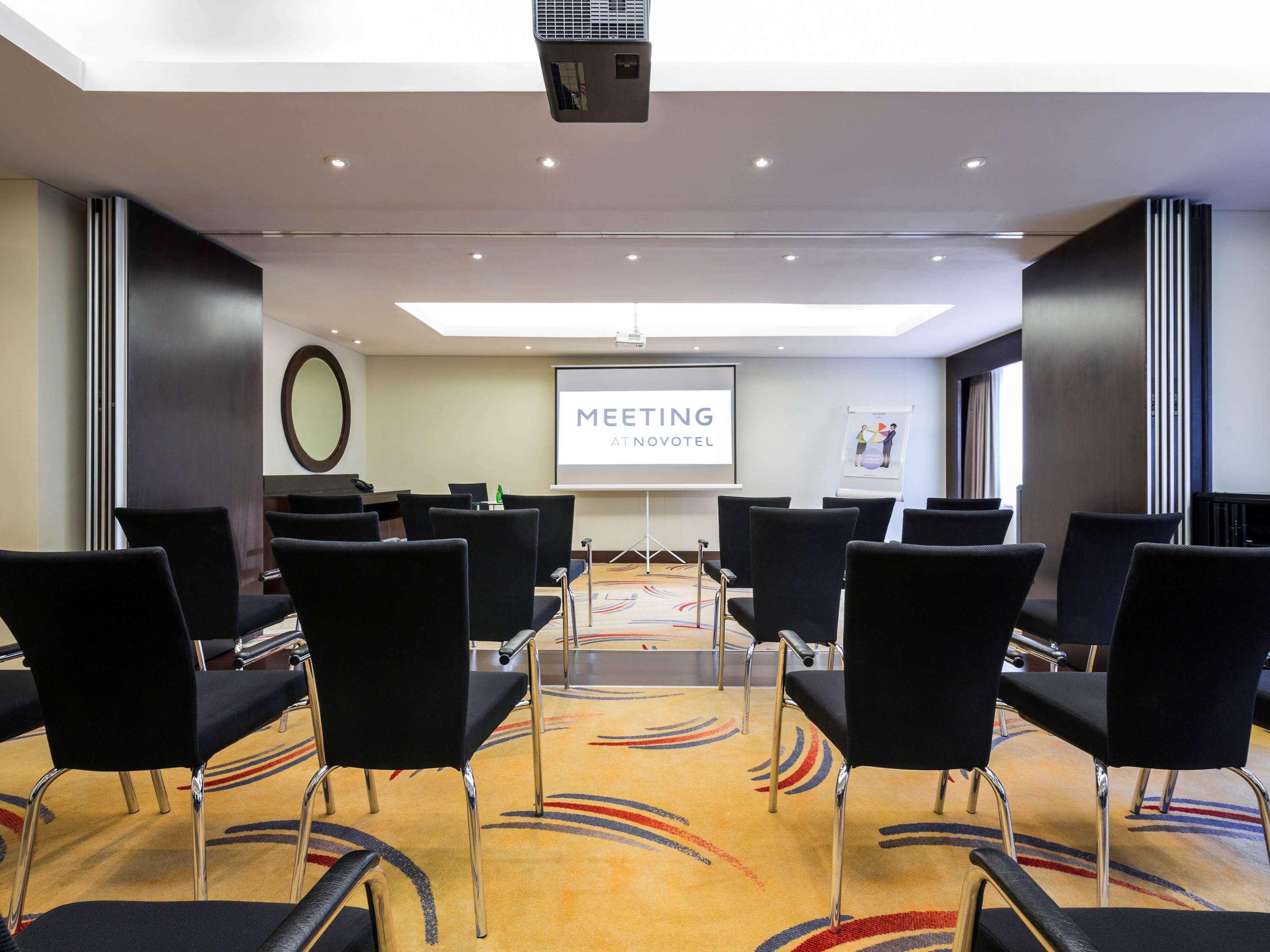 Novotel Deira Creekside Dubaj Kültér fotó