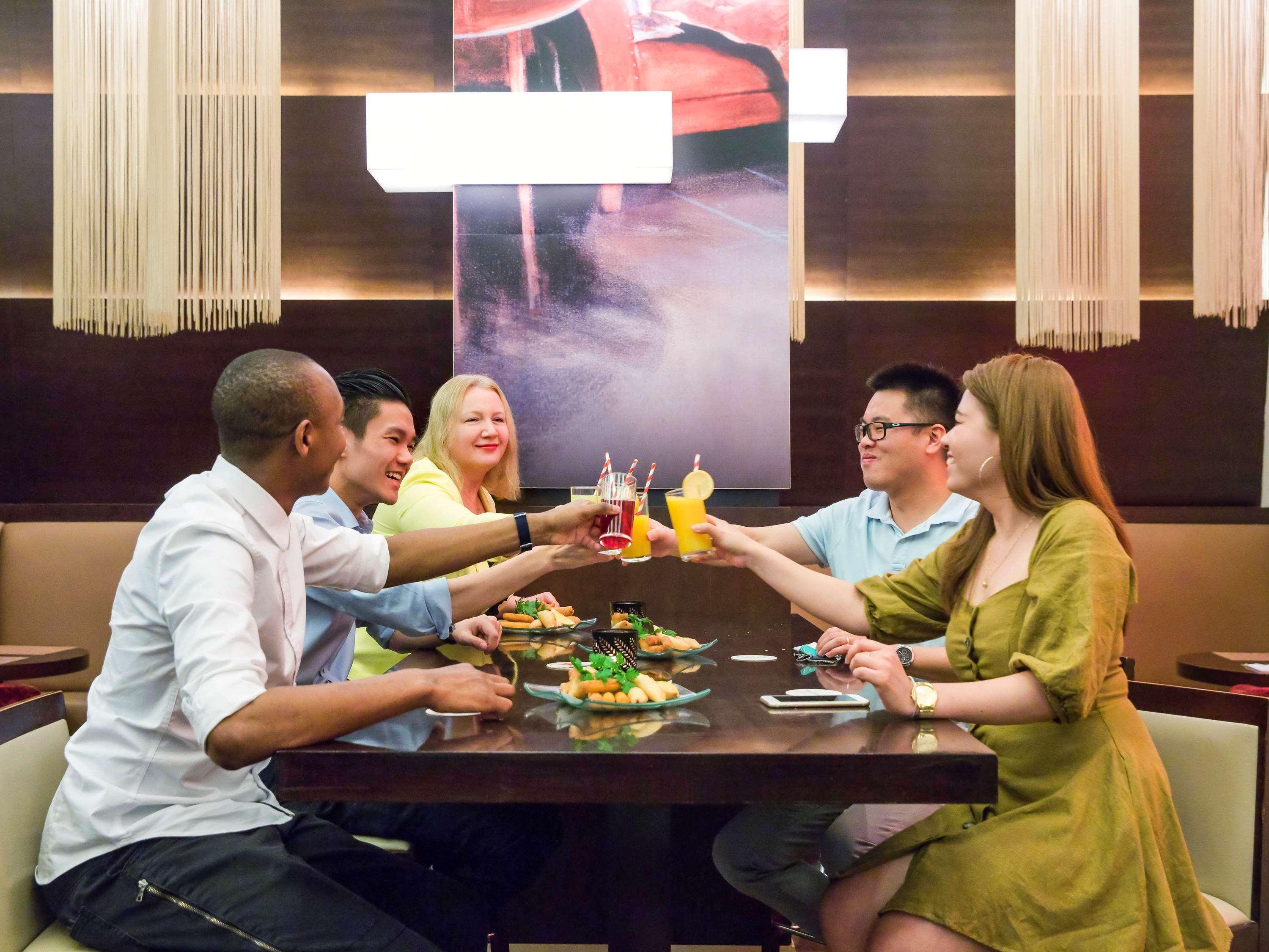 Novotel Deira Creekside Dubaj Kültér fotó