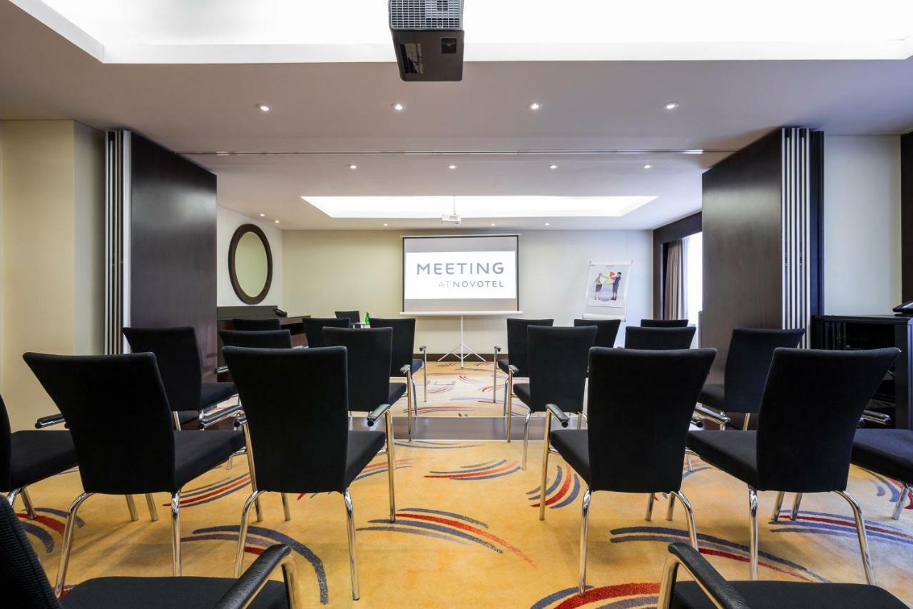 Novotel Deira Creekside Dubaj Kültér fotó