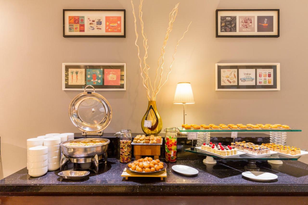 Novotel Deira Creekside Dubaj Kültér fotó